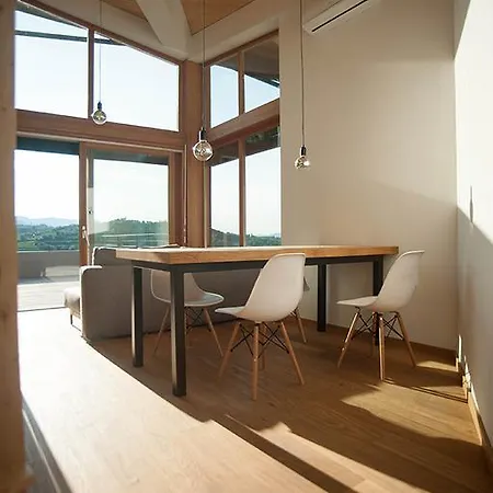 Apartment Oton Reya