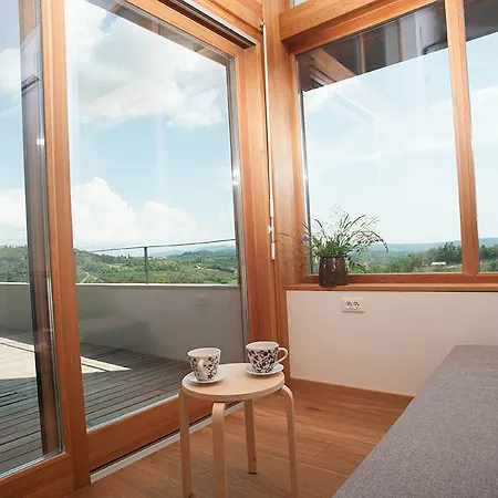 Oton Reya Apartment *